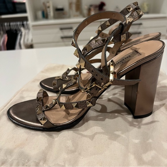 Valentino Rockstud Block Heel Sandals - Picture 3 of 7
